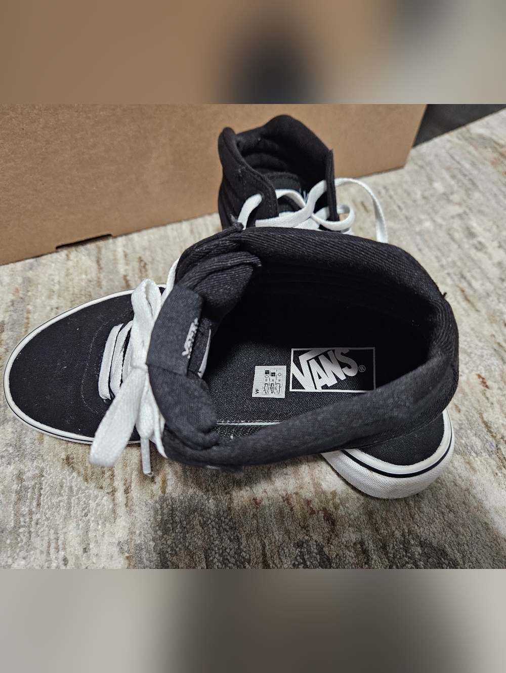 Vans Sk8-Hi Classic Black & White High-Top Sneakers Women's Size 8.5 (Worn Twice - Picture 5 of 8